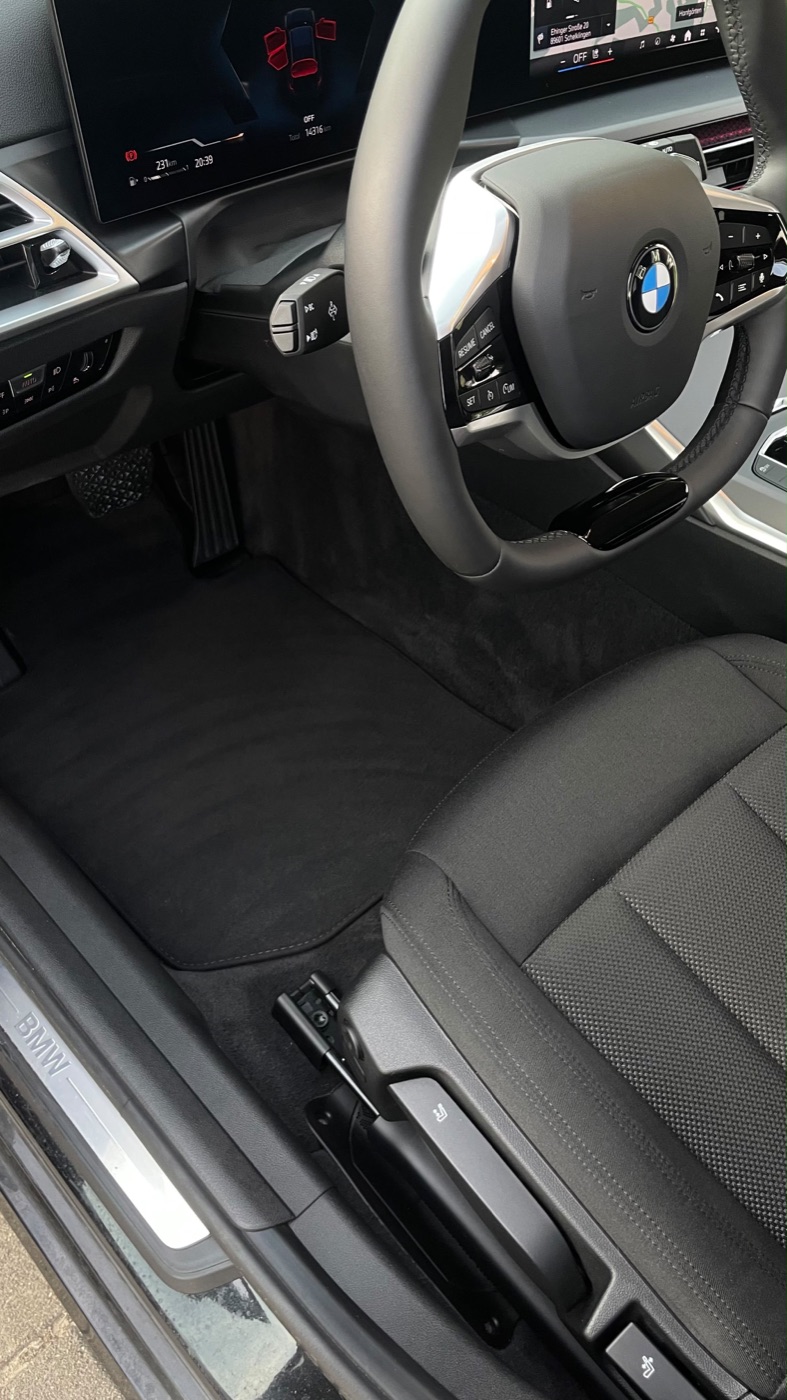 Frisch gereinigtes BMW-Cockpit